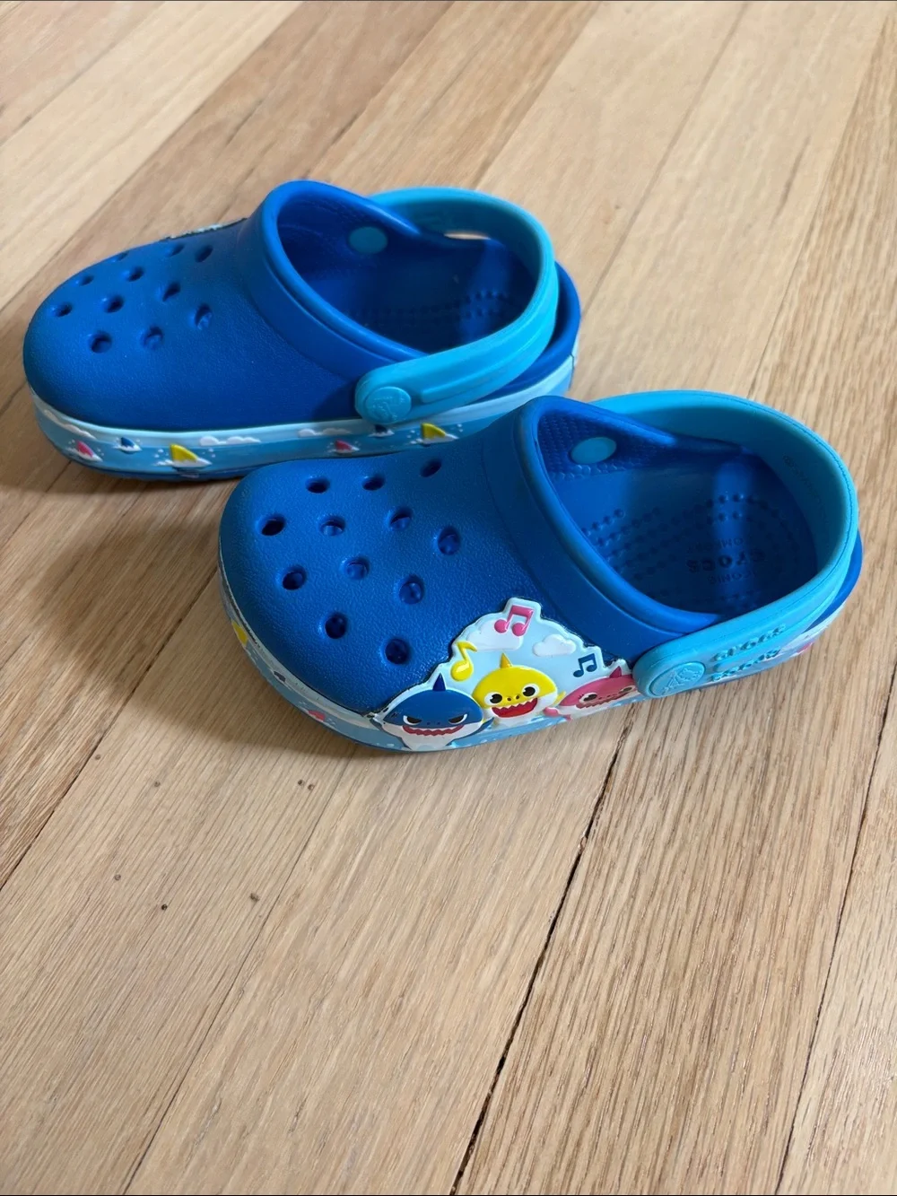 CROCS Kids - Baby Shark